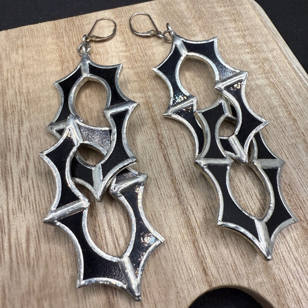 Boozetooth Chainlink Earrings - Picture 3 of 3